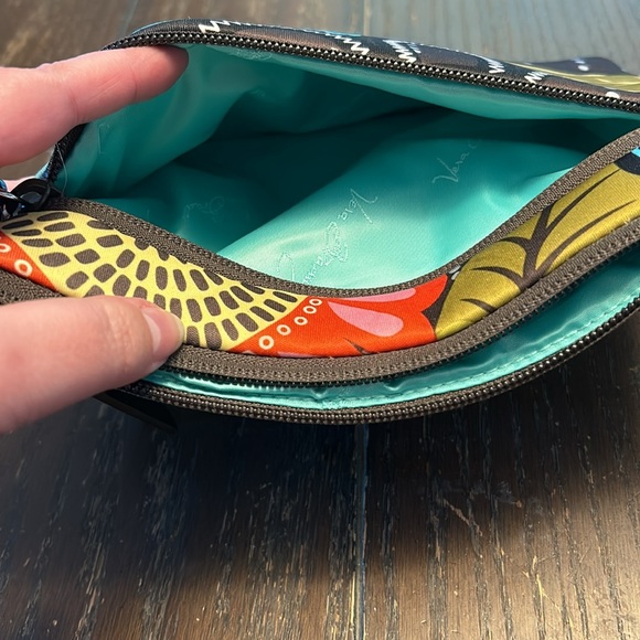 Vera Bradley Neoprene cosmetic bag. - Picture 3 of 6